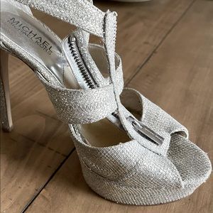 Michael Kors Silver Glitter Pumps